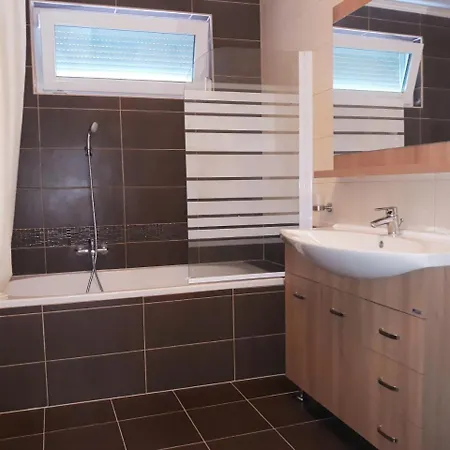 Central Holiday Apartman